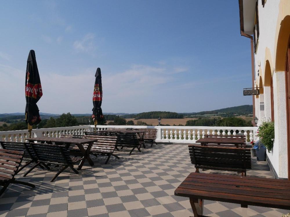 Hotel Stamberk Naceradec エクステリア 写真