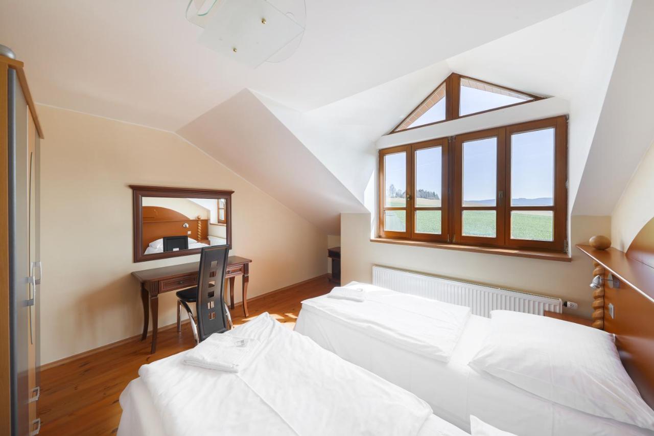 Hotel Stamberk Naceradec エクステリア 写真